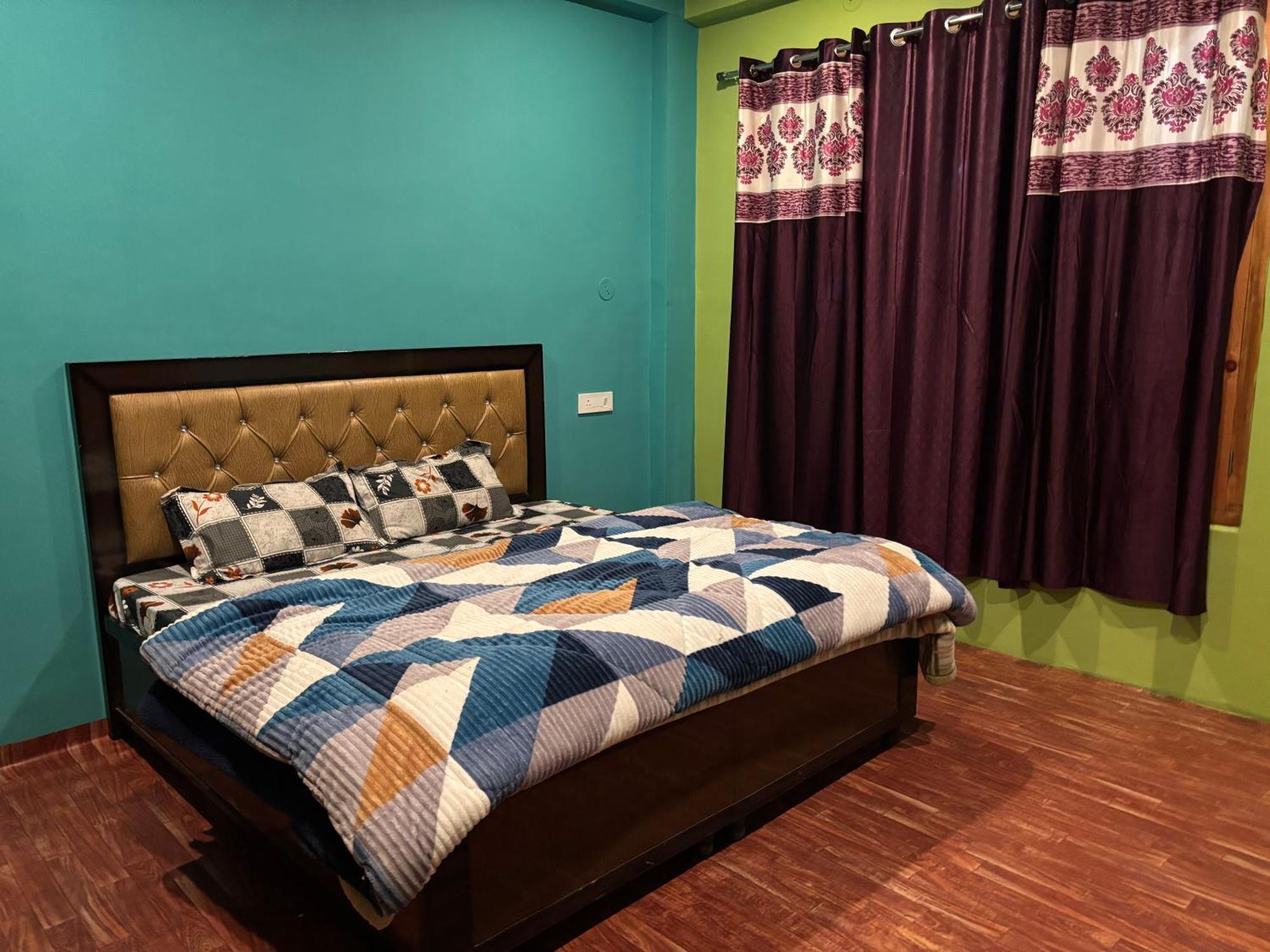 Shalom Guesthouse And Cafe Kalgha Ngoại thất bức ảnh