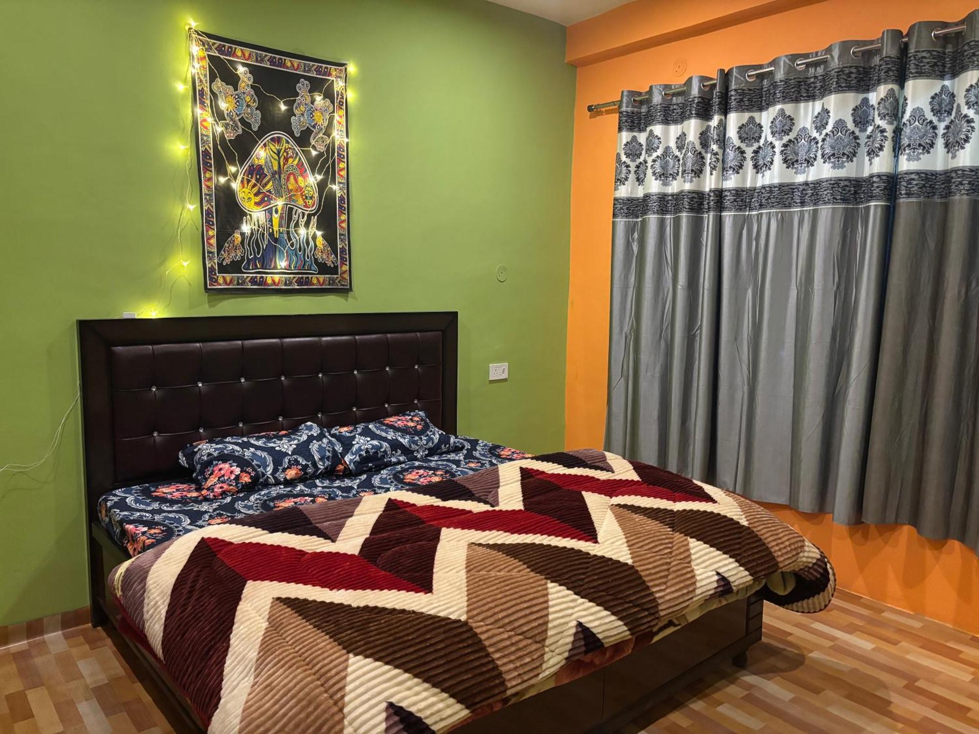 Shalom Guesthouse And Cafe Kalgha Ngoại thất bức ảnh